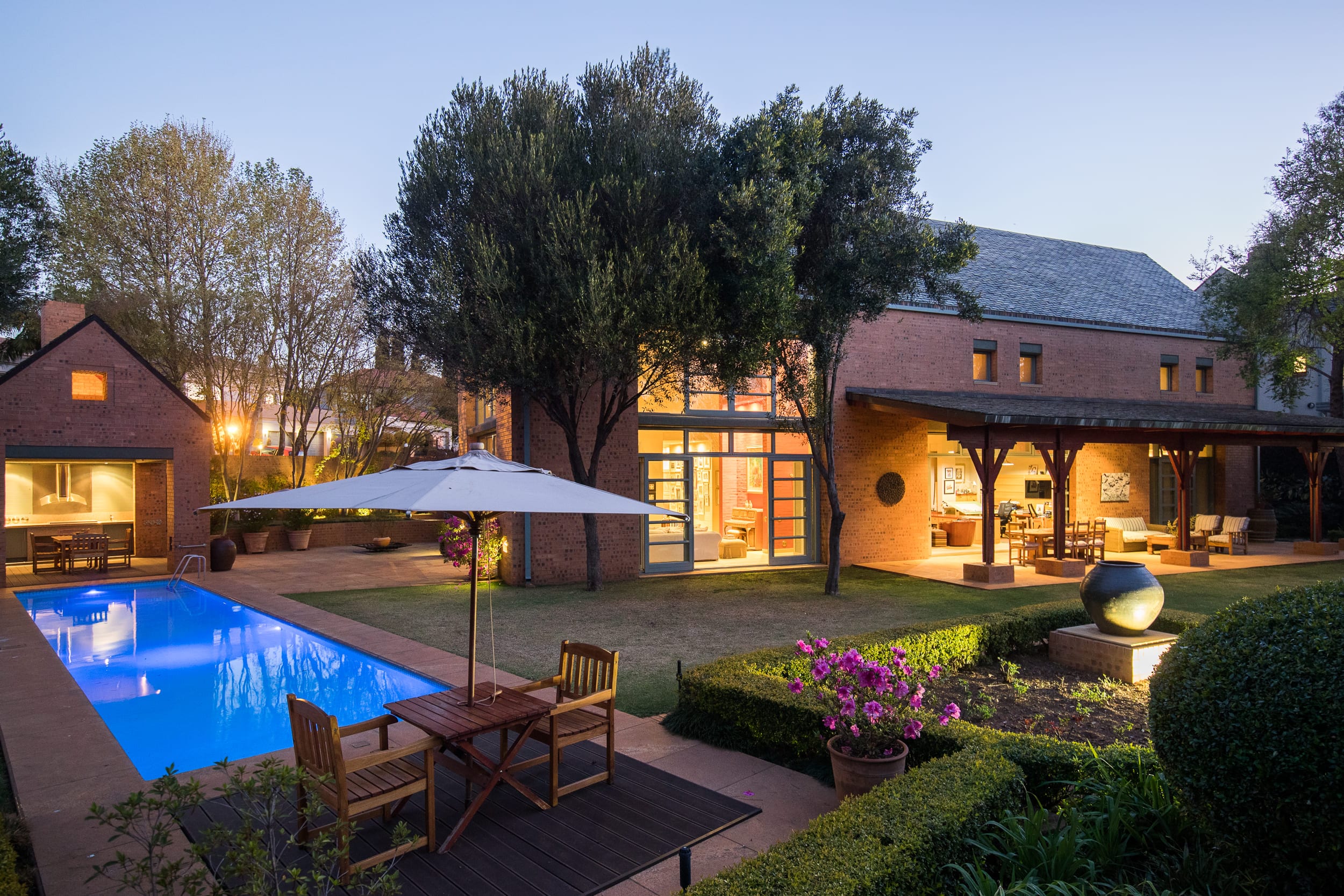 INTERNATIONALLY ACCLAIMED ARCHITECT’S DESIGNER HOME IN PRETORIA’S